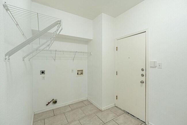 Building Photo - 1016 Tom Seaver Pl
