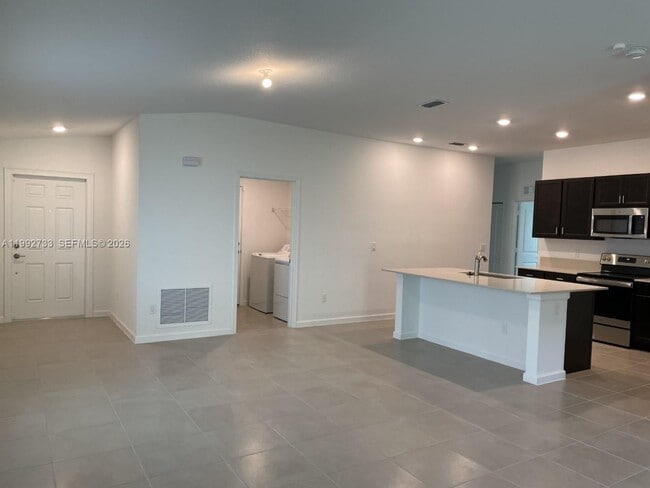 Building Photo - 4244 Thurso Wy