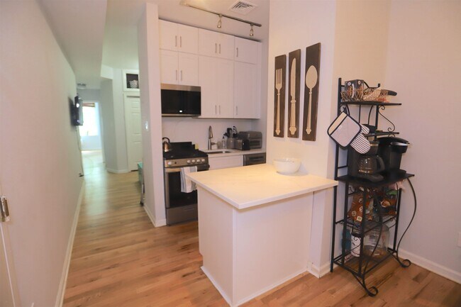 Building Photo - 155 14th St