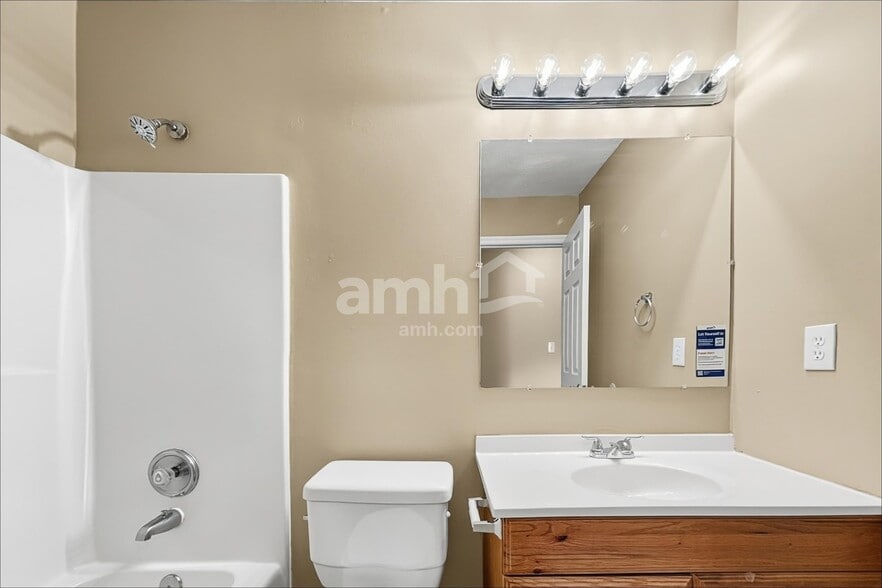 Building Photo - 6401 Sharps Ridge Ct
