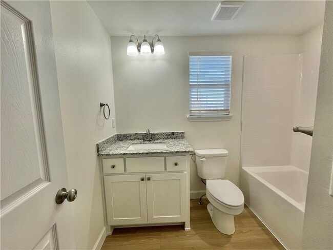 Building Photo - 506 Park St