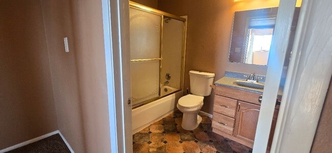 Building Photo - uccdob