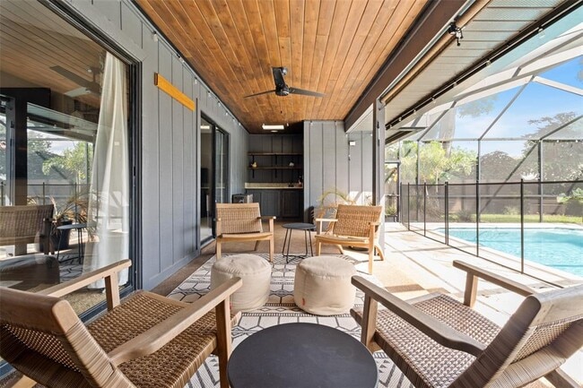 Building Photo - 10911 Victoria Arbor Way