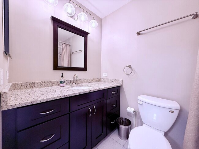 Building Photo - 70 Margate Ct