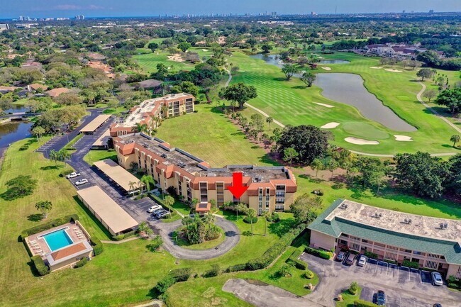 Building Photo - 5390 Woodland Lakes Dr