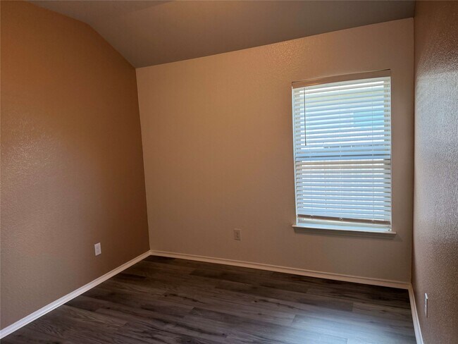 Building Photo - 2028 Cedar Tree Ct