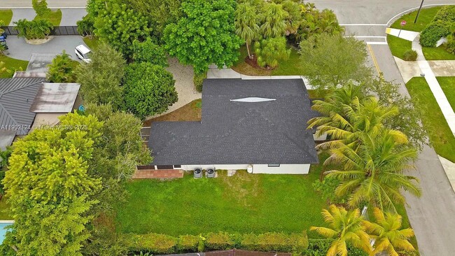 Building Photo - 5191 SW 67th Ave