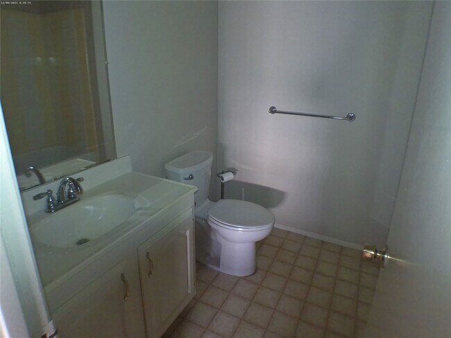 Building Photo - 15823 Ironside Hill Dr