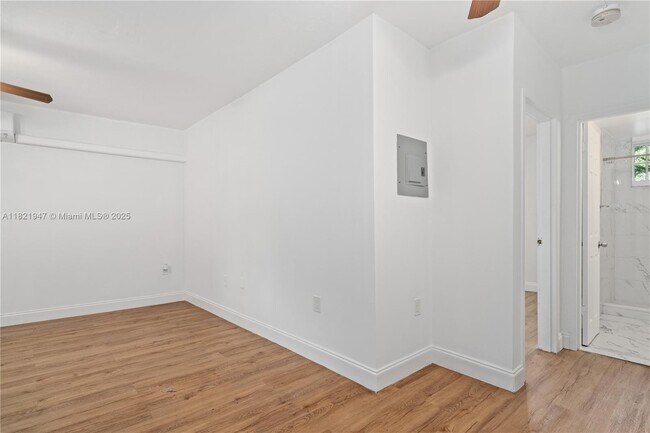 Building Photo - 160 NE 55th St