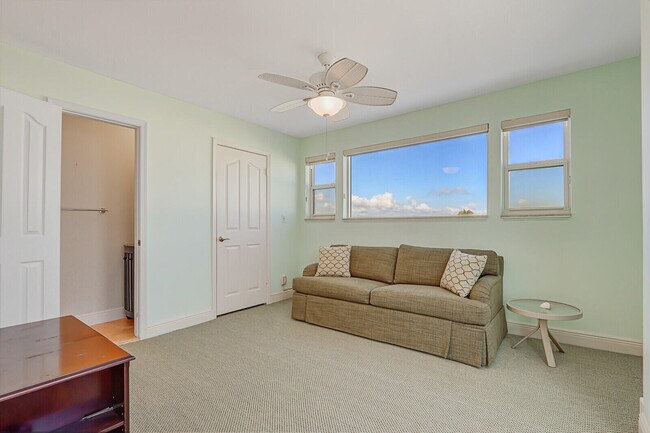 Building Photo - 2051 NE Ocean Blvd