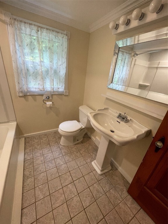 Building Photo - 412 Lyndale Dr