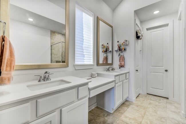 Building Photo - 27222 Lombard Wood Dr