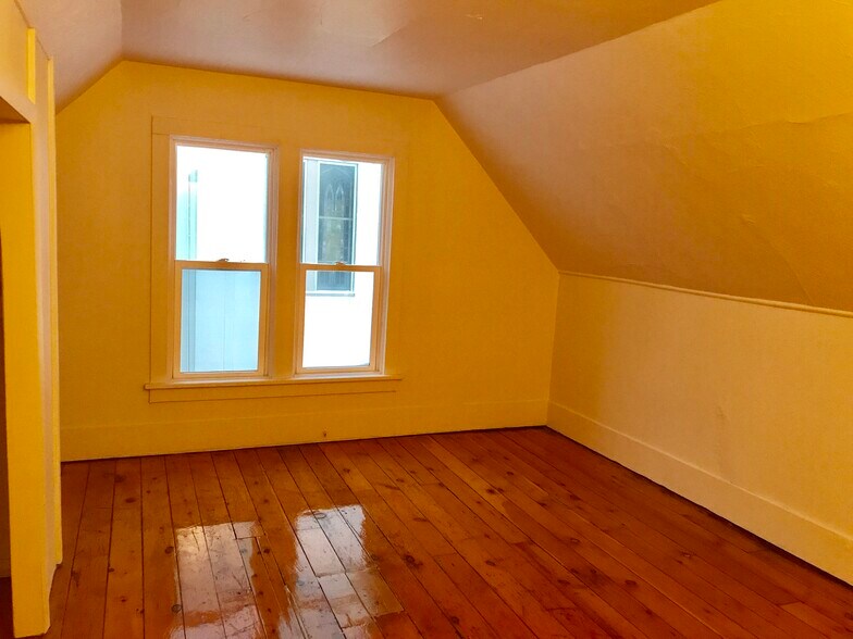 Bedroom 3 - 123 W 14th St