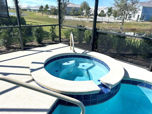 Building Photo - 7604 Oakmoss Loop