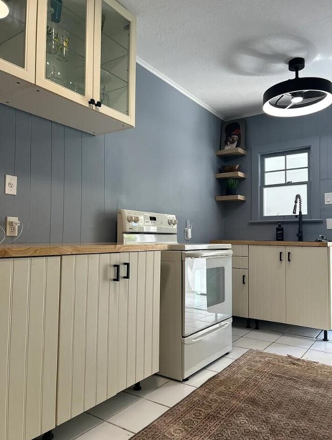 Building Photo - 707 2nd Ave S