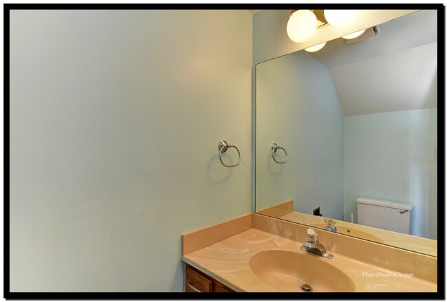 Building Photo - 1519 Darien Lake Dr