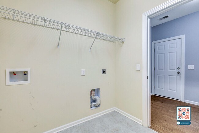 Building Photo - Pet-Friendly Home in Shell Hall – Availabl...