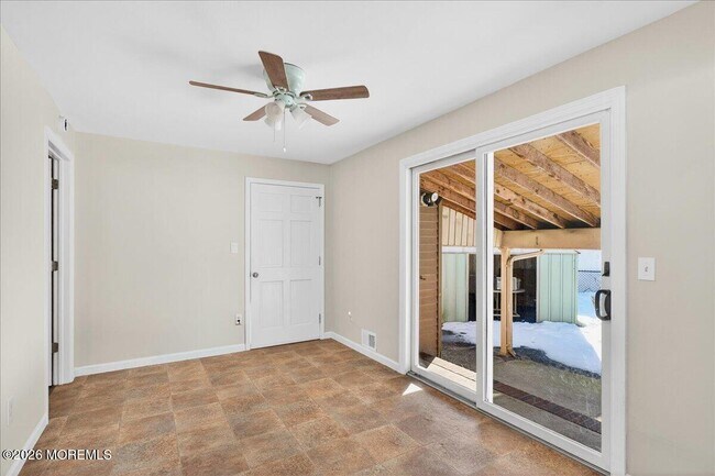 Building Photo - 8 View Dr