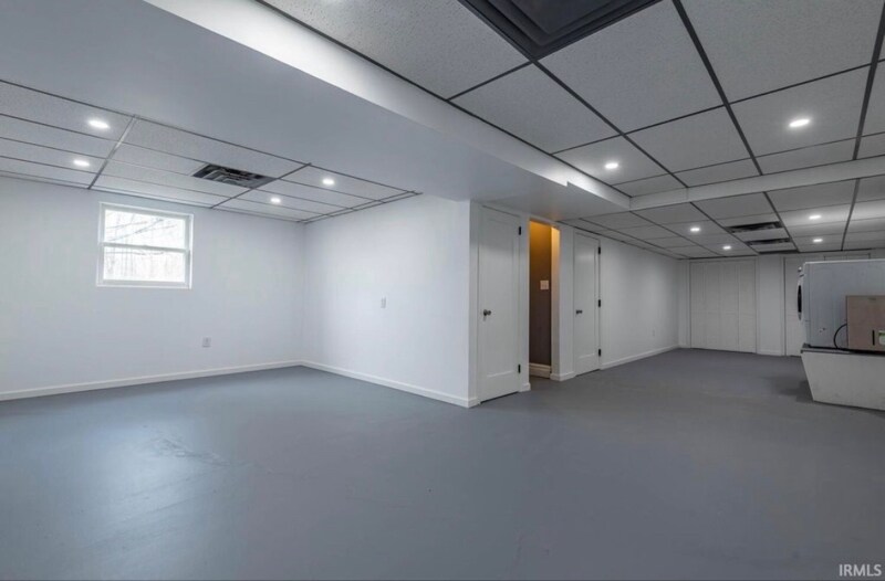 Building Photo - 635 Robin Dr