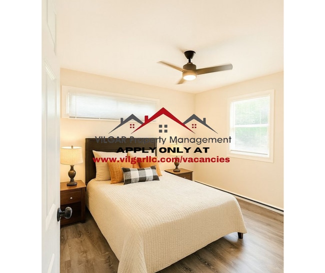 Building Photo - 4 full bedrooms, 1 full bathroom home in H...