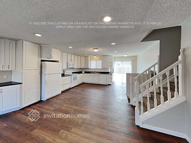 Building Photo - 15062 Kelly Pl