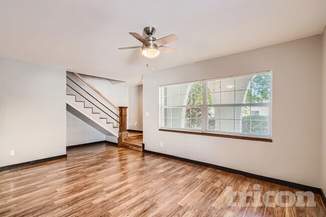 Building Photo - 2063 Los Lomas Dr