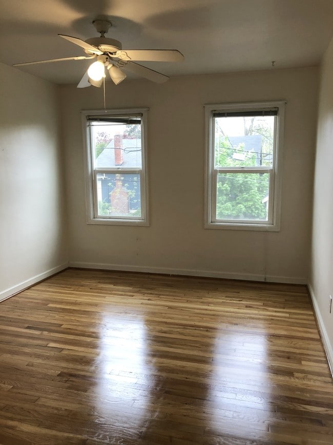 Building Photo - Carolyn Court Apartments