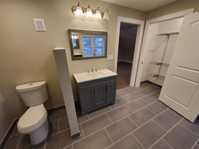 Building Photo - 2914 Hurlbut St