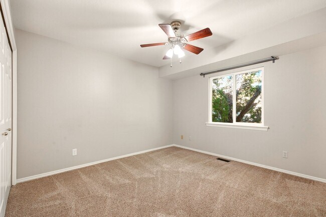 Building Photo - 1203 N 100 E