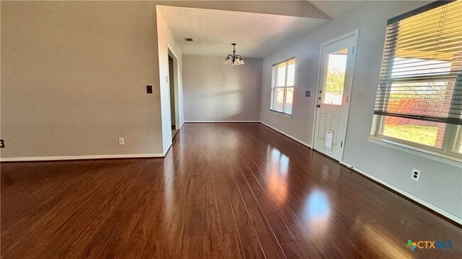 Building Photo - 5502 Golden Dr