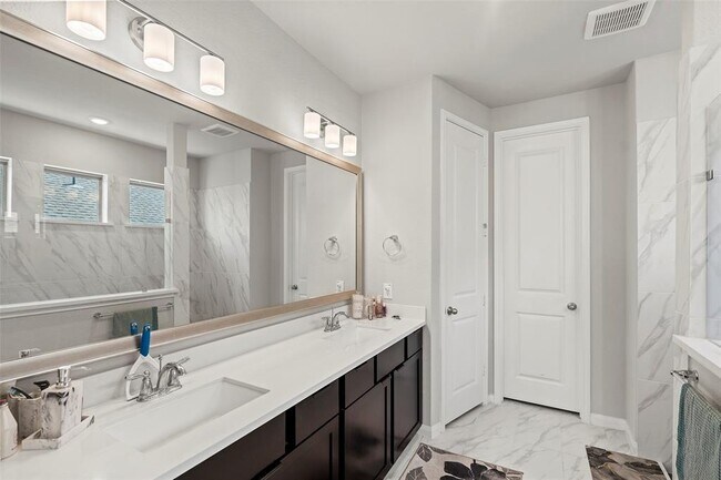 Building Photo - 11307 Cosmopolitan Dr
