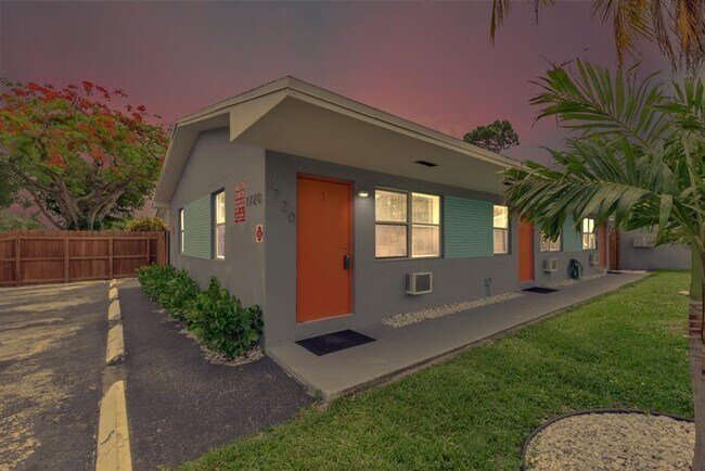 Building Photo - 1720 NE 13th St