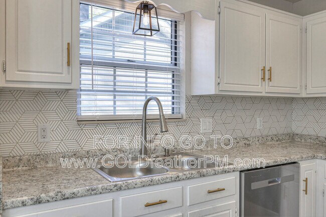 Building Photo - 112 Champney Ct