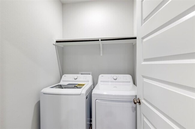 Building Photo - 2090 Alice Jay Wy