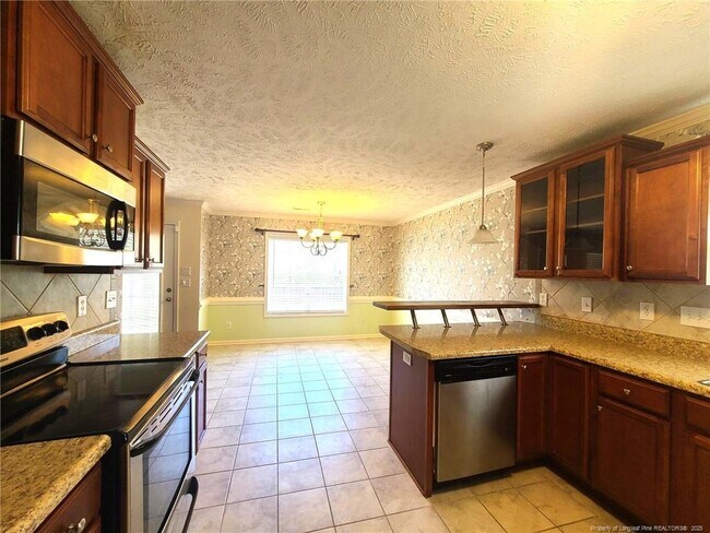 Building Photo - 123 Royal Briar Ct