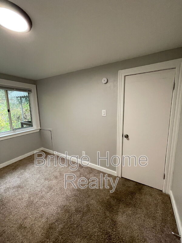 Building Photo - 2404 S 18th St