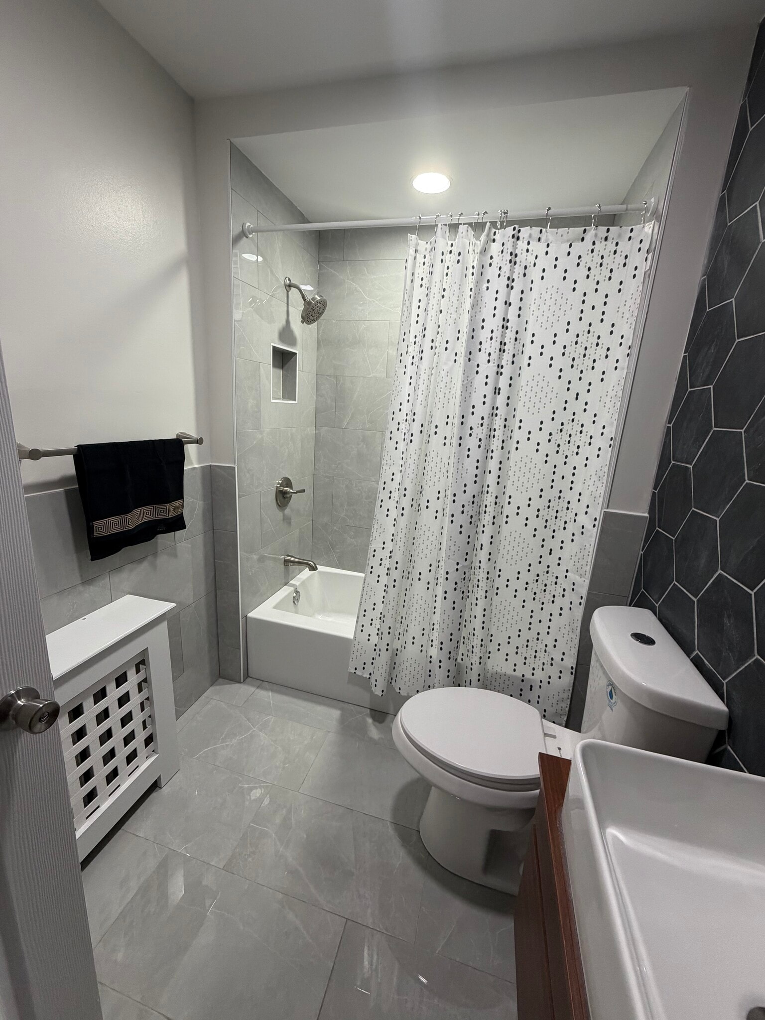 Building Photo - 211 Wilson Ave