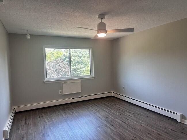 Building Photo - 64 Oxbow Dr