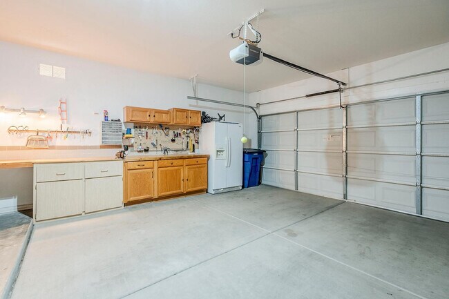 Building Photo - 4269 E Cassia Ln