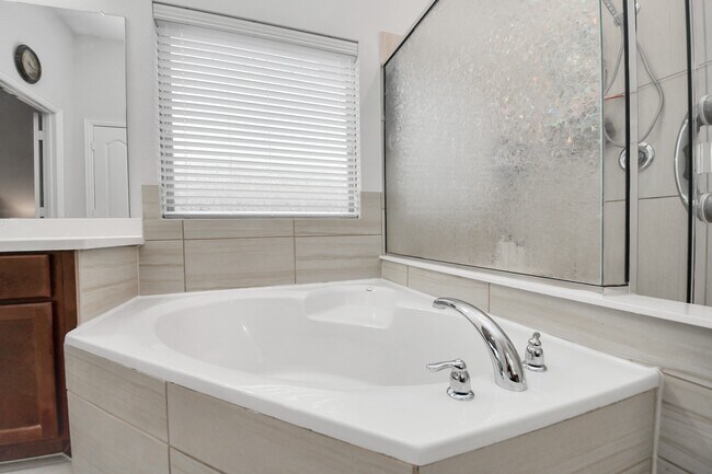 Building Photo - 3512 Jasperstone Ln