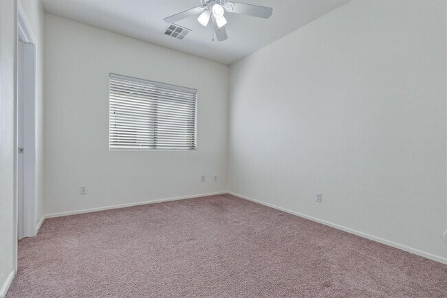 Building Photo - 5111 W El Cortez Trail