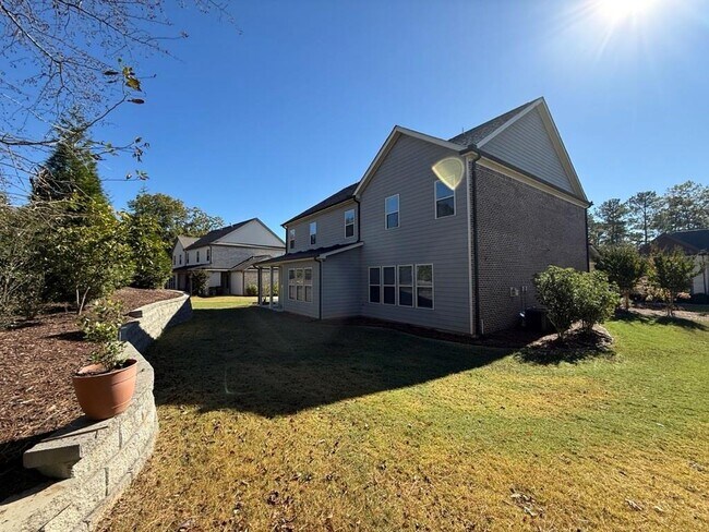 Building Photo - 535 Settles Brook Court