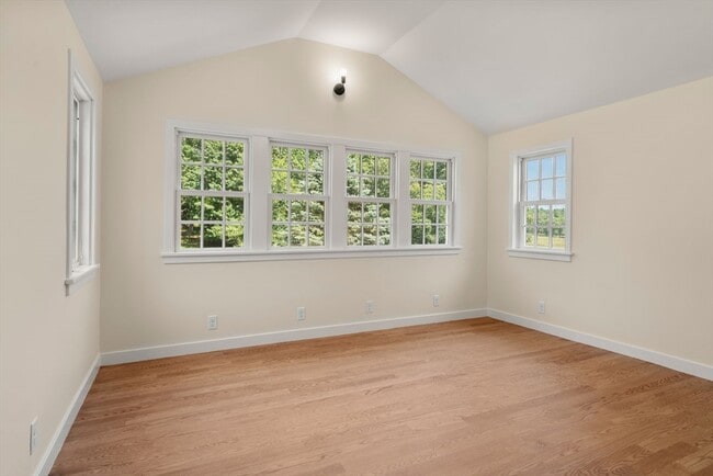 Building Photo - 157 Farm Rd