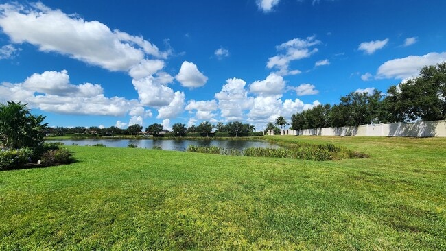 Building Photo - Lakeview Turnkey Furnished Home with Resor...