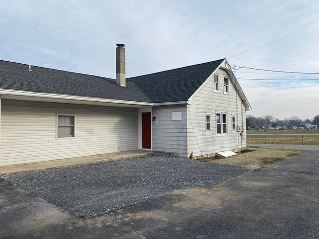 Building Photo - 14 Stoltzfus Ln