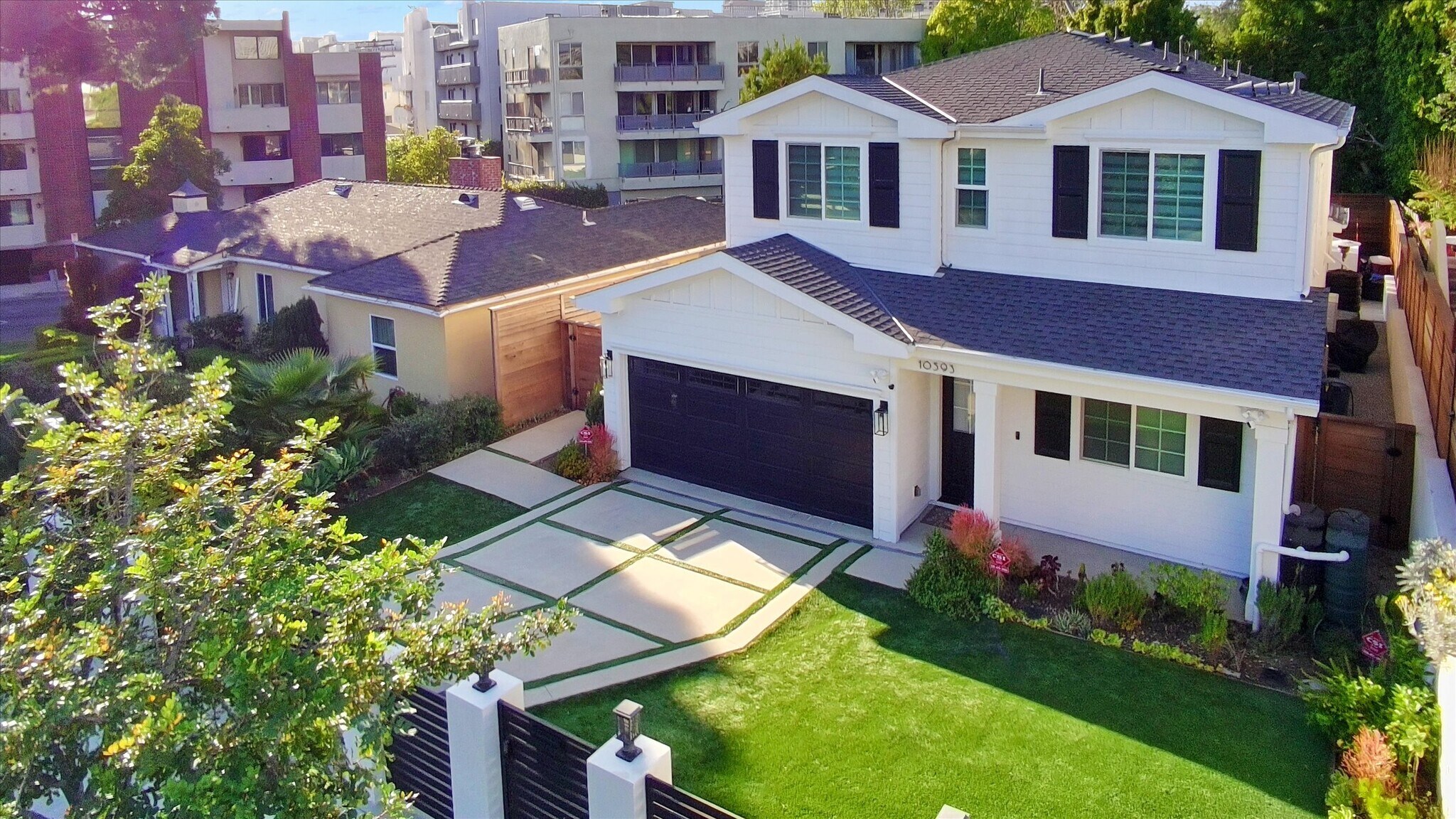 Building Photo - 10593 Kinnard Ave