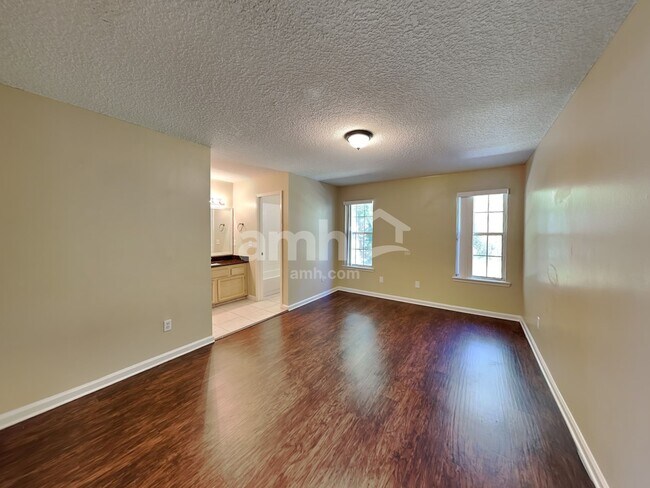 Building Photo - 7757 MacDougall Dr