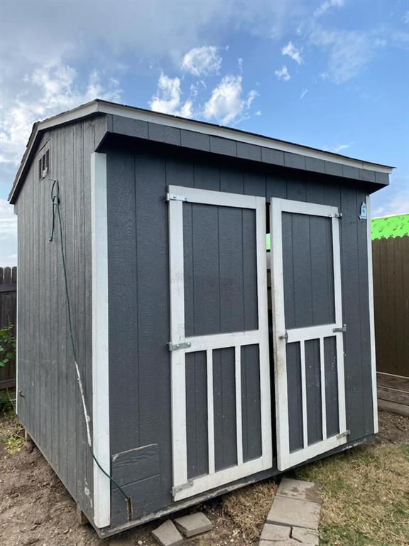 Building Photo - 700 Screech Owl Dr