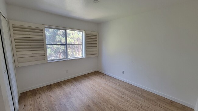 Building Photo - 3 bd / 2.5 bath townhouse in Chula Vista