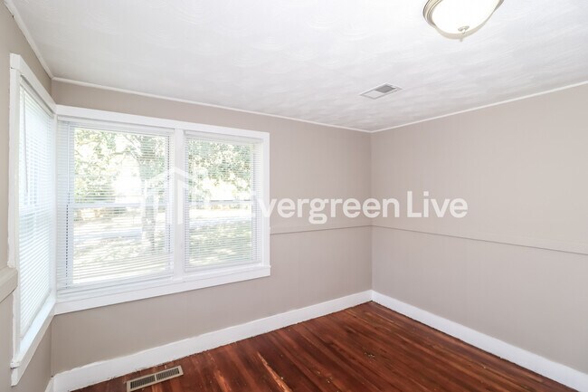 Building Photo - 4033 Clearpool Circle Rd